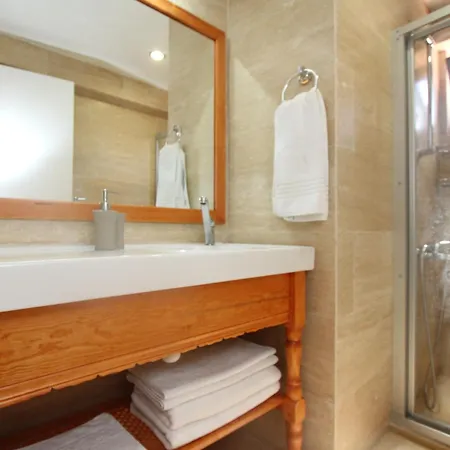 Ayka Hotel