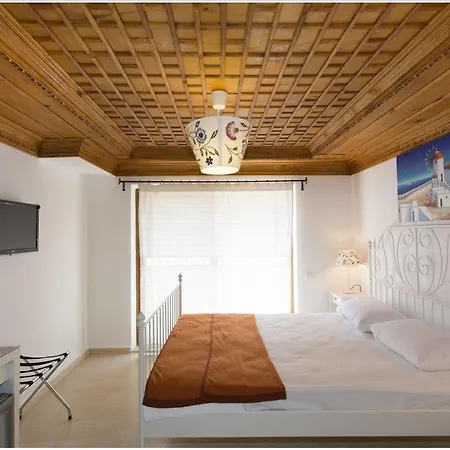 Ayka Hotel *